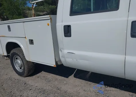 2014 Ford F-250 Xl z USA, uszkodzony, nr VIN 1FD7W2BT1EEB46915